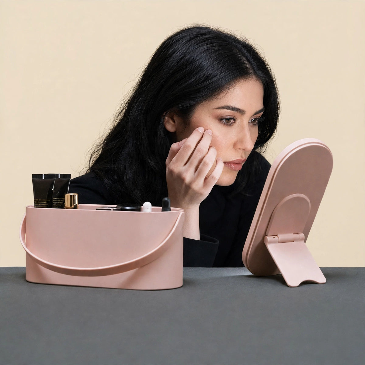 ORGANIZADOR DE MAQUILLAJE PORTÁTIL CON ESPEJO DE TOCADOR LED