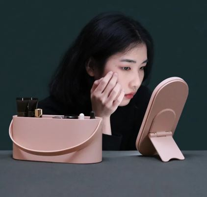 ORGANIZADOR DE MAQUILLAJE PORTÁTIL CON ESPEJO LED